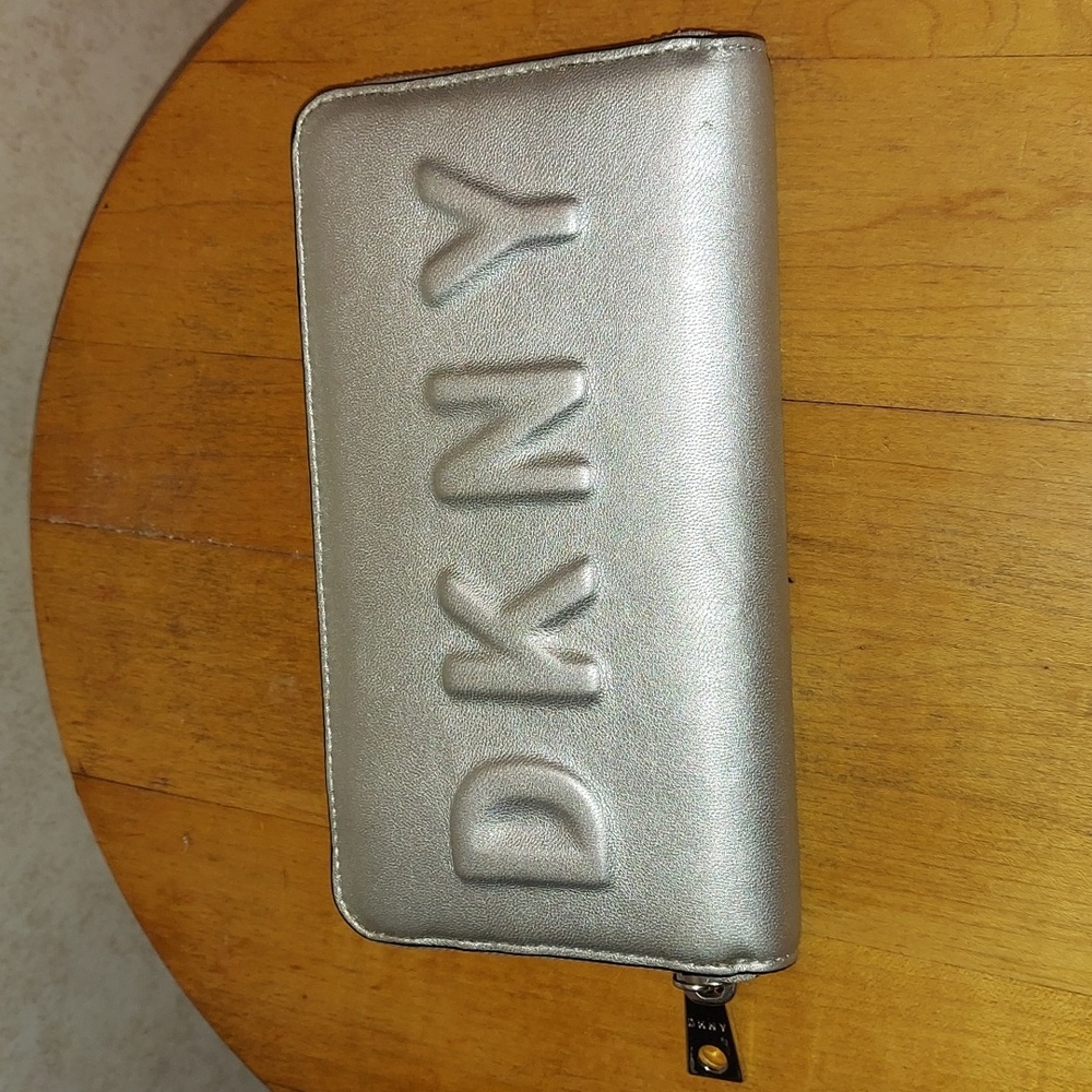 DKNY Silver Zip-Up Faux Leather Wallet